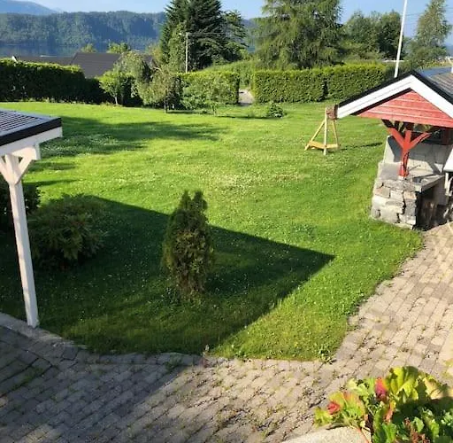 Eidsviklaaven 펜션 올레순